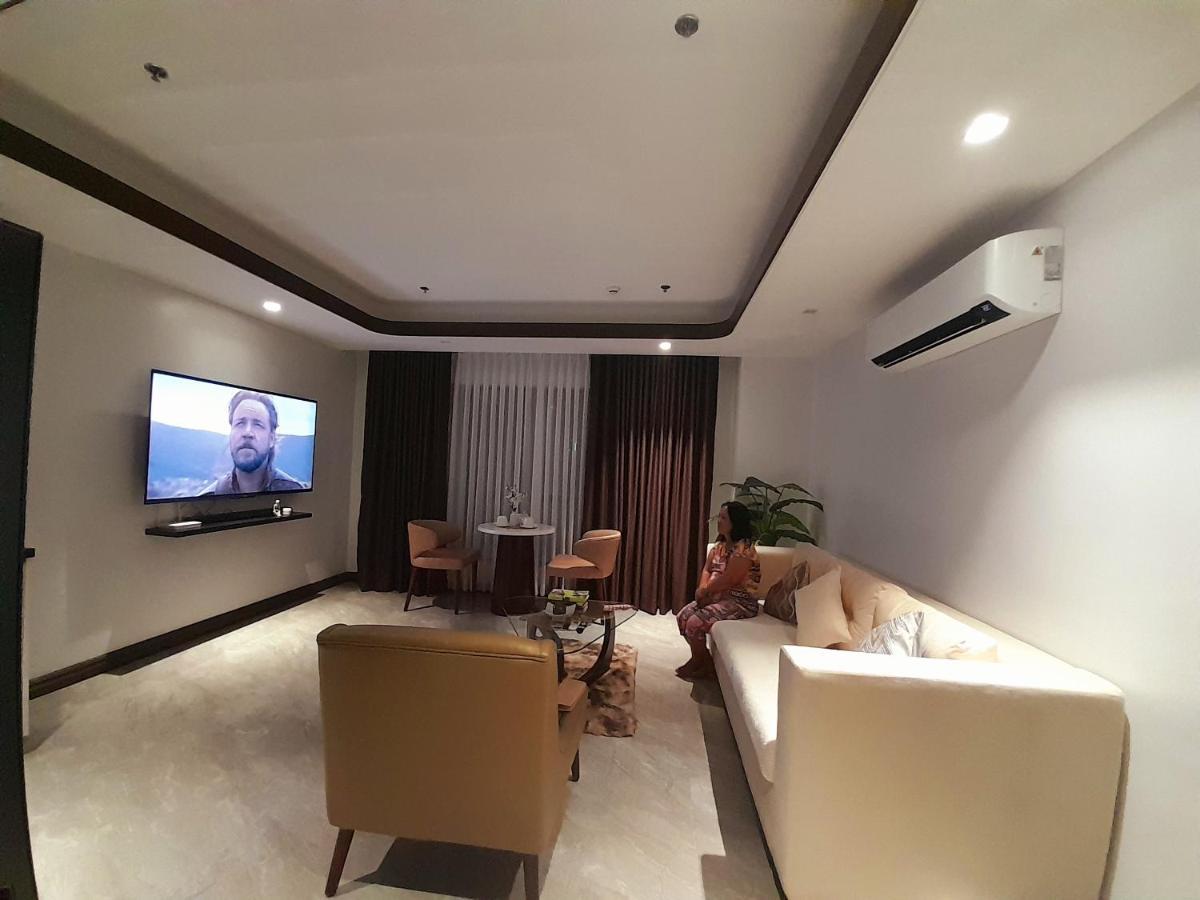 One Euphoria Prime Suite Hotel Angeles Dış mekan fotoğraf
