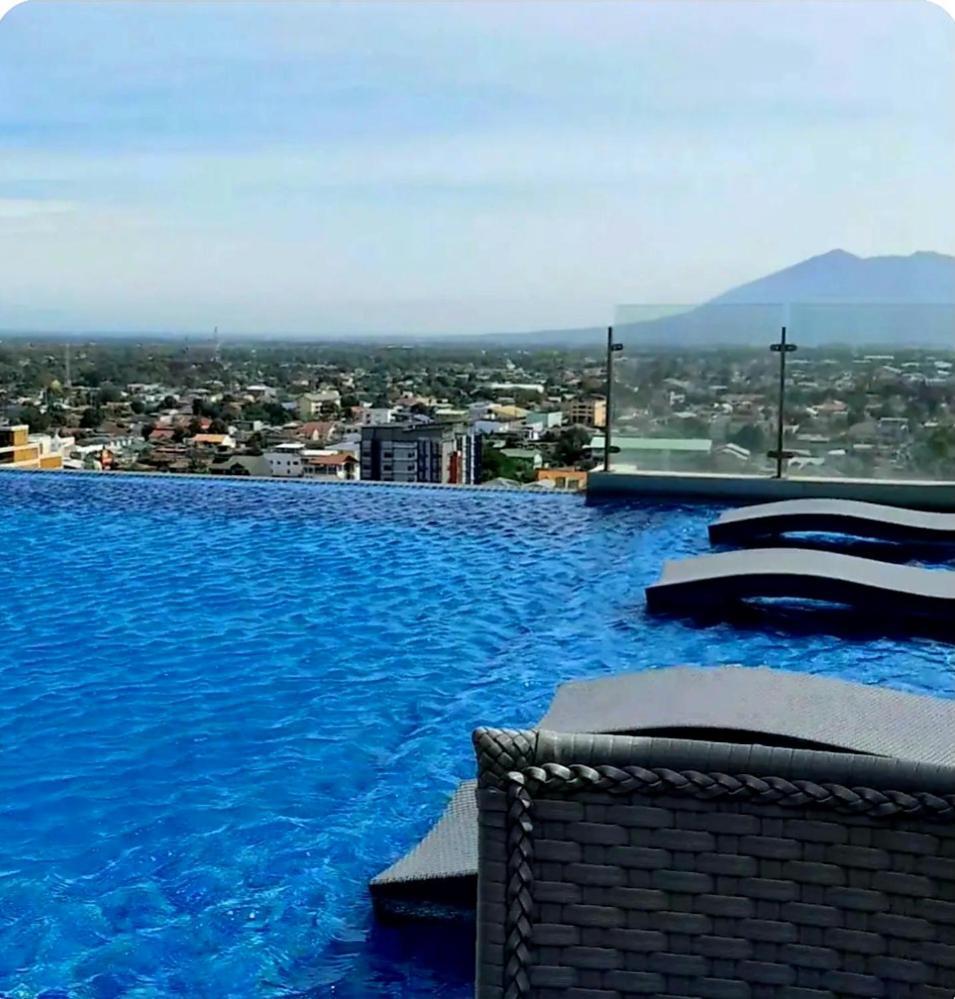 One Euphoria Prime Suite Hotel Angeles Dış mekan fotoğraf